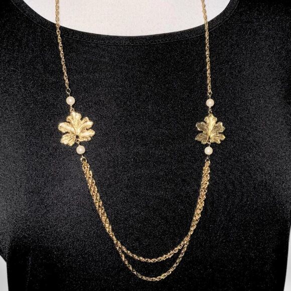 1990 Autumn Leaves Necklace with Goldtone Leaves Simulated Pearl NIB - Picture 2 of 5